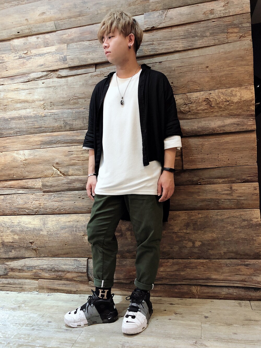 「boy」｜「NIKEのアイテム（スニーカー、その他）」を使った、劉承融さん（メンズ・167cm）の春コーディネートの1枚目の写真