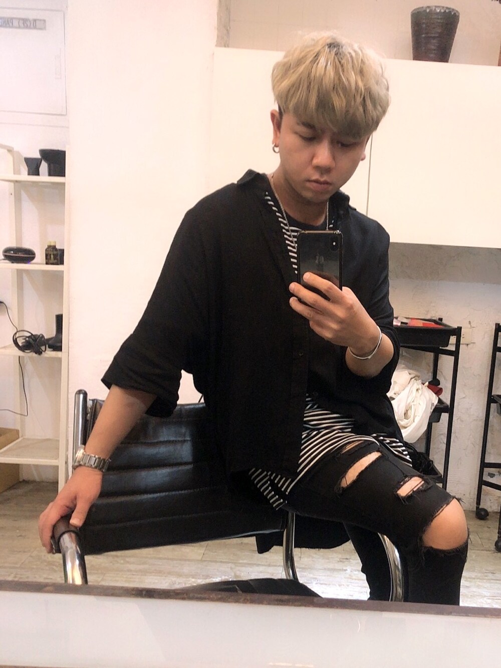 「summer、boy」｜「Calvin Kleinのアイテム（腕時計、シルバー系）」を使った、劉承融さん（メンズ・167cm）の春コーディネートの1枚目の写真