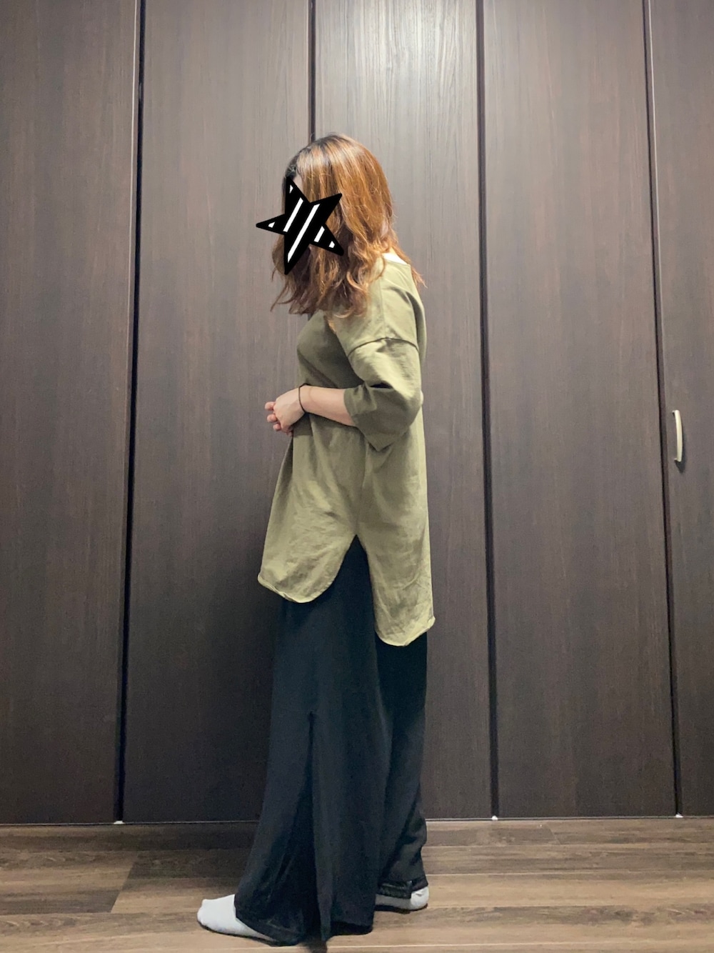 「ぽっちゃり、ラクチンコーデ、シンプル、カジュアル、ゆるコーデ、休日スタイル、大人カジュアル、オトナ女子、ラフ、低身長」｜「JEANASISのアソートシアーレイヤードパンツ/886976（その他パンツ、ブラック系）」を使った、千日紅さん（レディース・156cm）の夏コーディネートの1枚目の写真