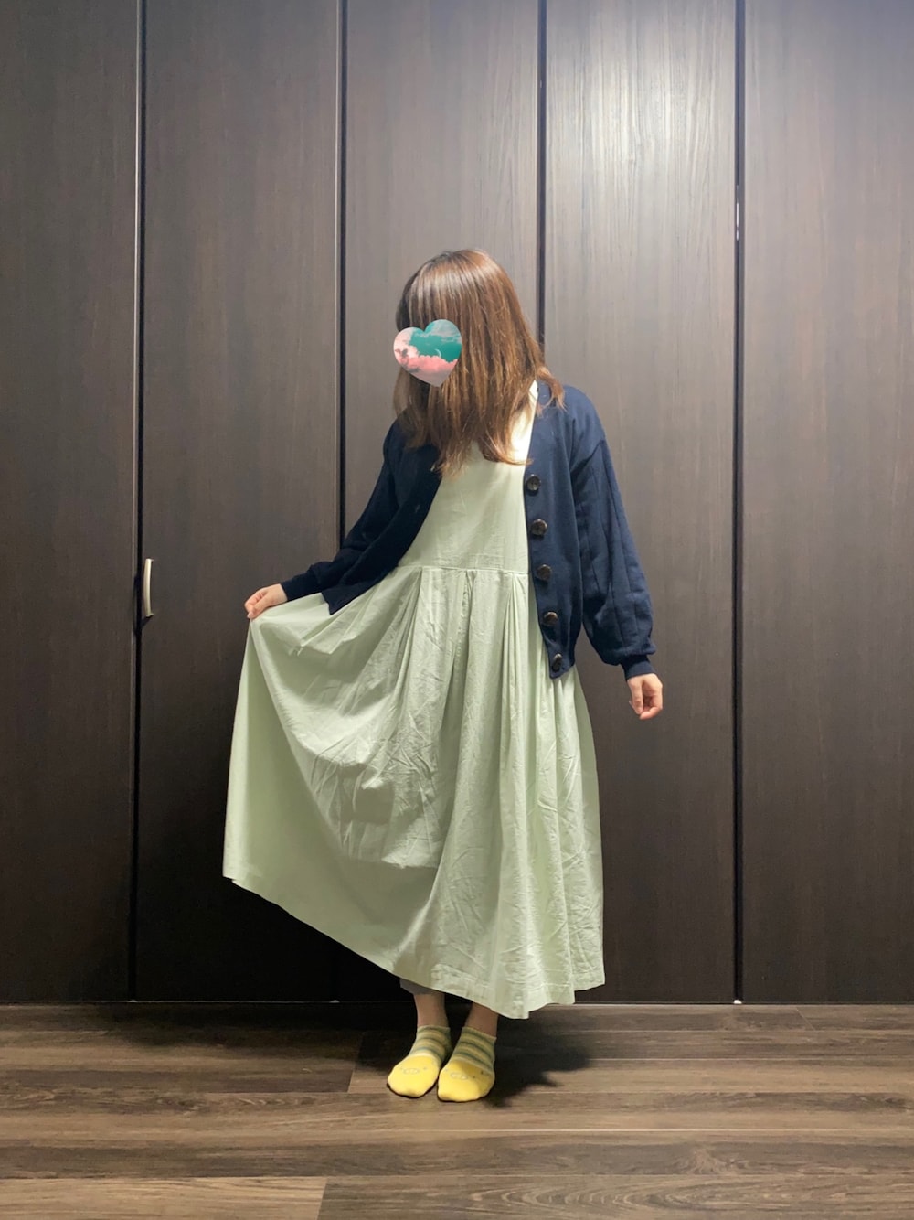 「休日コーデ、ゆるコーデ、シンプルコーデ、春、グリーン、ぽっちゃり」｜「CRAFT STANDARD BOUTIQUEの3WAY Wタックギャザーワンピース　＊（シャツワンピース、グリーン系）」を使った、千日紅さん（レディース・156cm）の春コーディネートの1枚目の写真