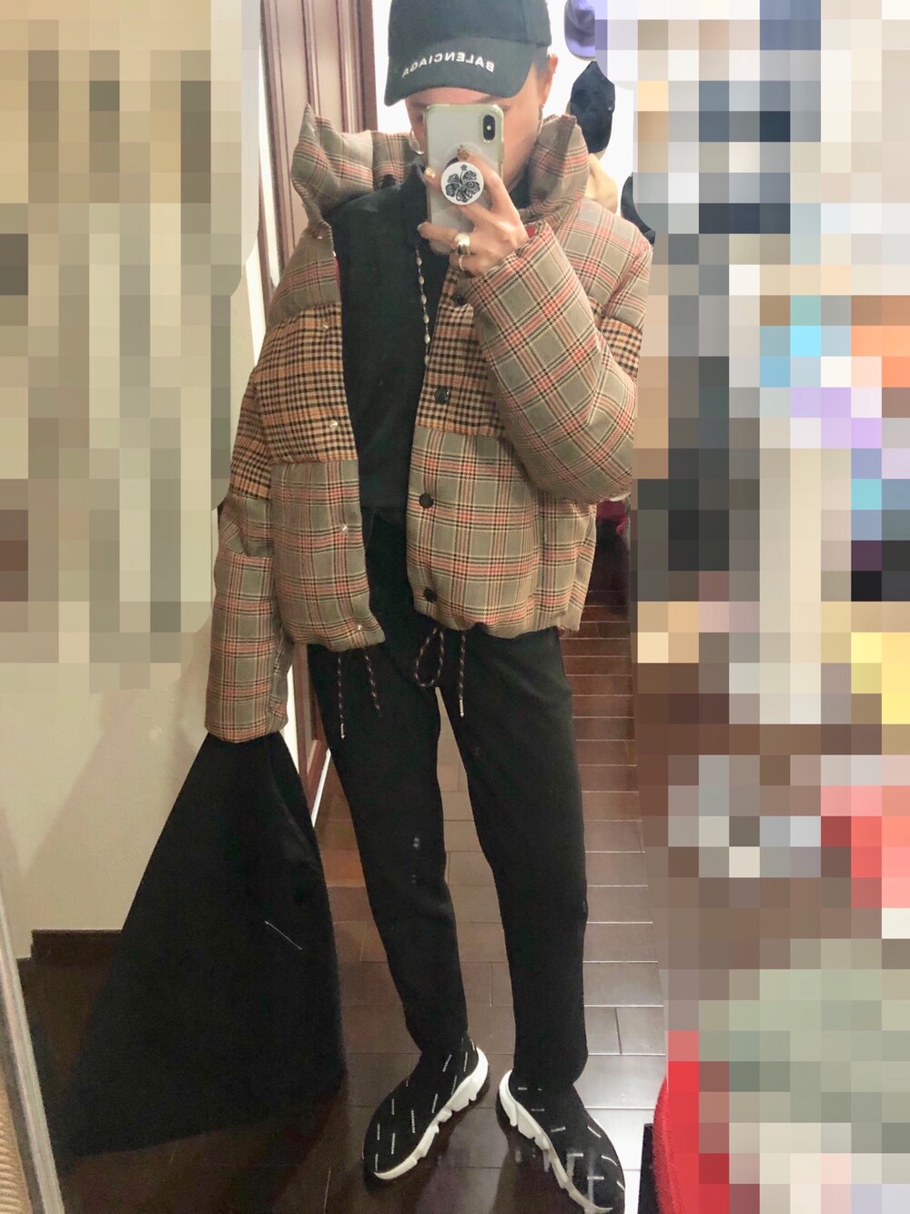 「ダウンジャケット、キャップ、MONCLER、BALENCIAGA、MM6、MM6 Maison Martin Margiela」｜「BALENCIAGAのアイテム（キャップ、ブラック系）」を使った、🐇226285🐈さん（レディース・154cm）の冬コーディネートの1枚目の写真