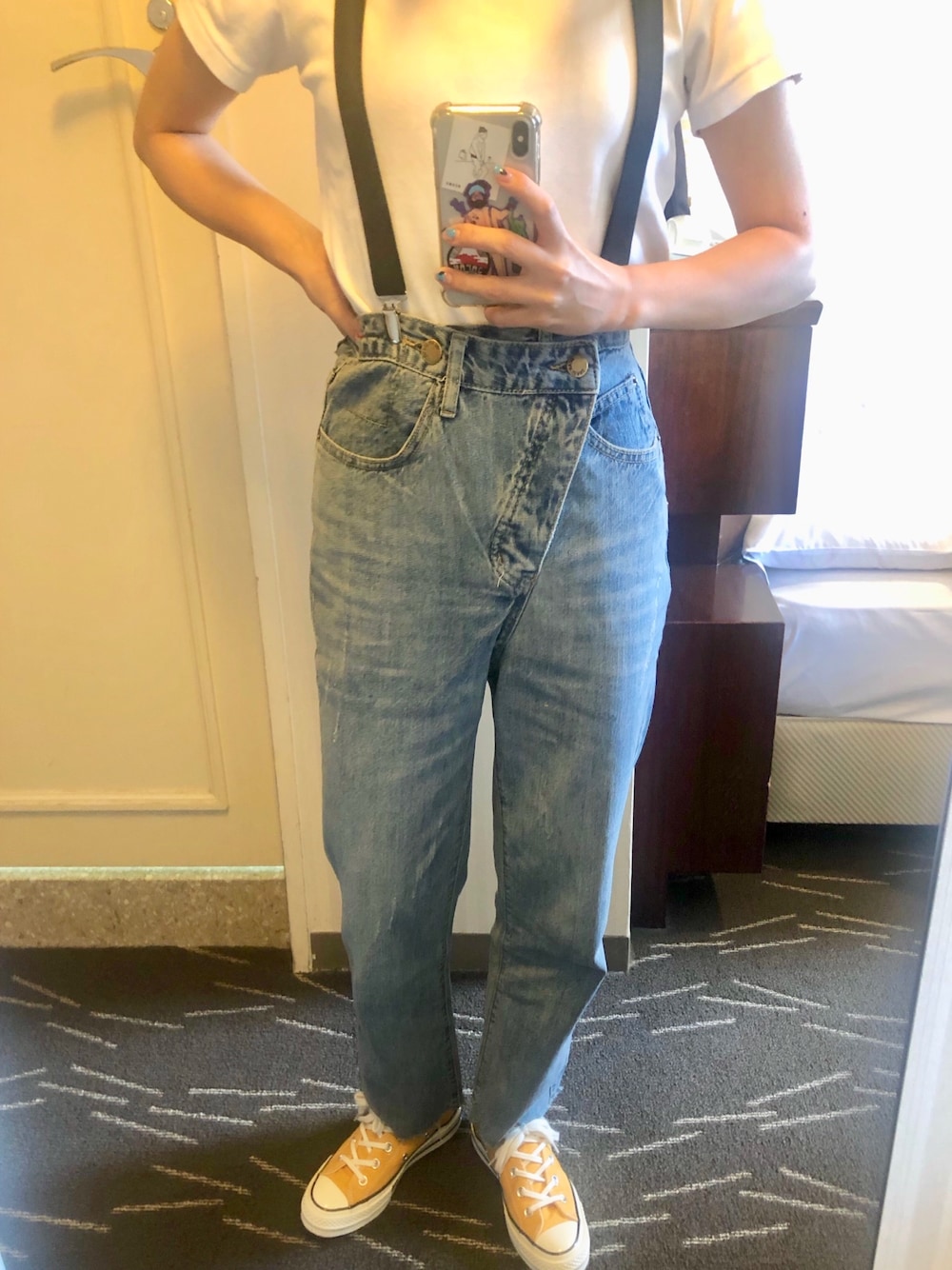 「シンプル、ハイウエストデニム、converse、CT70s、サンフラワー」｜「UNIQLOのクルーネックT（半袖）（Tシャツ/カットソー、ホワイト系）」を使った、🐇226285🐈さん（レディース・155cm）の夏コーディネートの1枚目の写真