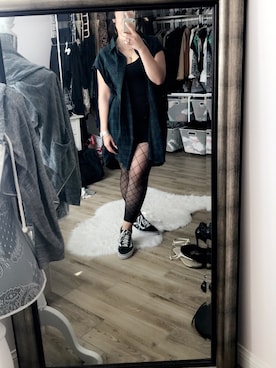 「H&M（エイチ・アンド・エム）のアイテム（ドレス、ブラック系）」を使った、Thao Tranさん（レディース・155cm）の春コーディネート