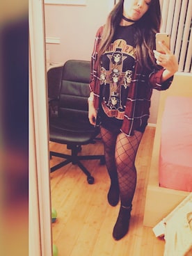 「H&M（エイチ・アンド・エム）のアイテム（Tシャツ/カットソー、ブラック系）」を使った、Thao Tranさん（レディース・155cm）の春コーディネート
