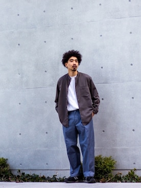 「URBAN RESEARCH（アーバンリサーチ）のアイテム（チノパンツ）」を使った、渡邉　　勝海さん（メンズ・175cm）の春コーディネート
