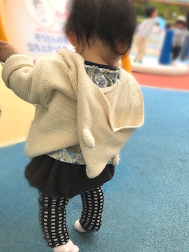 「OSHKOSH（オシュコシュ）のアイテム（トップス）」を使った、rumiさん（キッズ・70cm）の春コーディネート