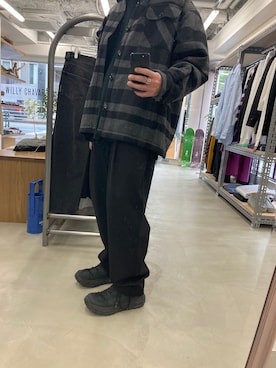 「WILLY CHAVARRIA（ウィリーチャバリア）のアイテム」を使った、UCHIDAさん（メンズ・175cm）の秋コーディネート