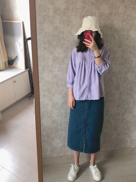春日弥生さんの「デニムナロースカート」を使ったコーディネート