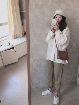「日系极简」｜「アイテム（スリッポン）」を使った、春日弥生さん（レディース・168cm）の夏コーディネート