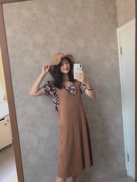 「日系极简」｜「アイテム（ジャンパースカート）」を使った、春日弥生さん（レディース・168cm）の夏コーディネート