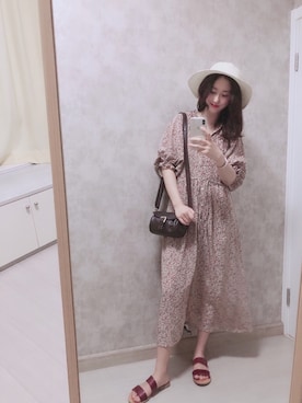 「通勤穿搭」｜「アイテム（サンダル）」を使った、春日弥生さん（レディース・168cm）の夏コーディネート