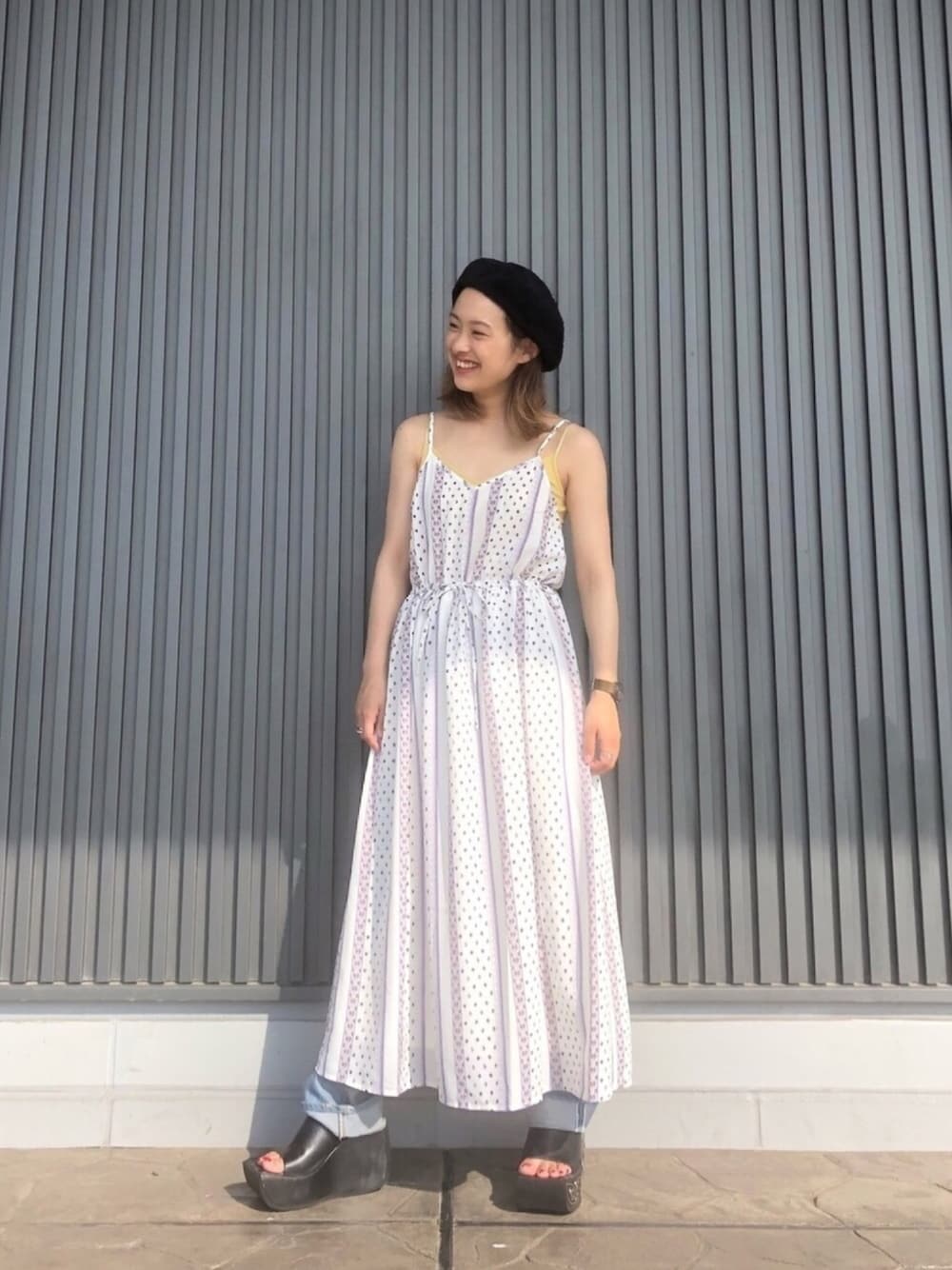 「ワンピース、花柄、ciaopanic、ベレー帽、夏コーデ」｜「CIAOPANICのフラワープリントストライプキャミワンピース（ワンピース、ホワイト系）」を使った、msdaskさん（レディース・155cm）の夏コーディネートの1枚目の写真