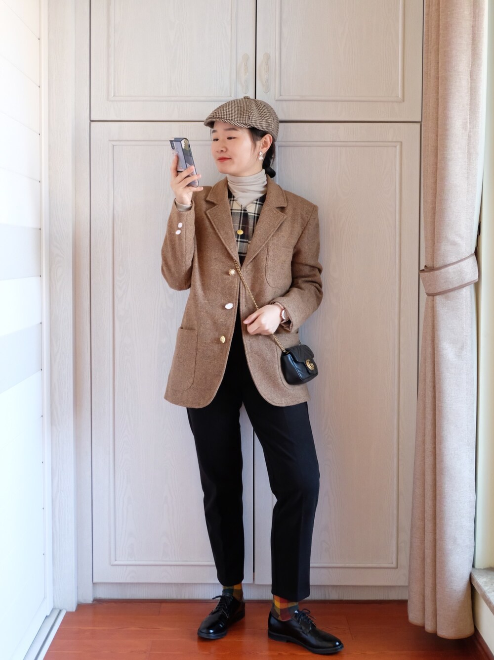 「DIDI STUDIOのアイテム（テーラードジャケット、ブラウン系）」を使った、ciciさん（レディース・162cm）の冬コーディネートの1枚目の写真