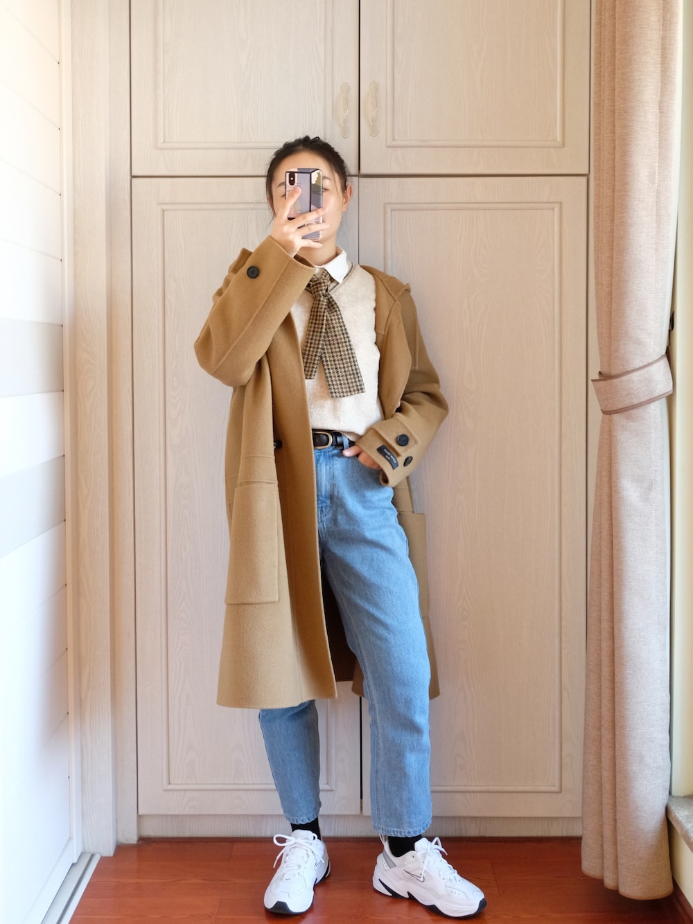 「AULD CATのアイテム（ネクタイ、グリーン系）」を使った、ciciさん（レディース・162cm）の冬コーディネートの1枚目の写真