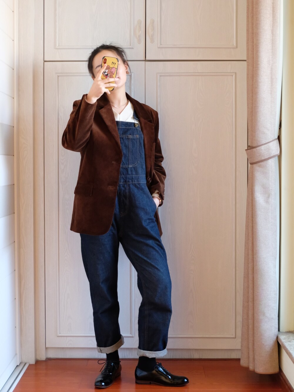 「浮生八记のアイテム（サロペット/オーバーオール、ブルー系）」を使った、ciciさん（レディース・162cm）の冬コーディネートの1枚目の写真