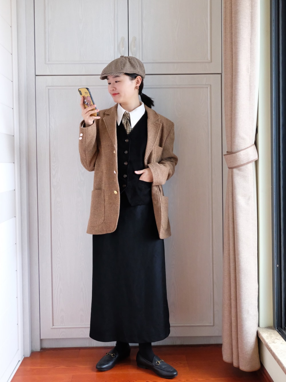 「三日一市のアイテム（ベスト、ブラック系）」を使った、ciciさん（レディース・162cm）の冬コーディネートの1枚目の写真