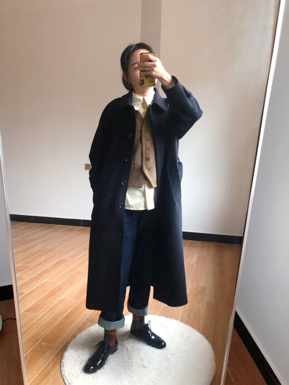 「seesのアイテム（ベスト、ブラウン系）」を使った、ciciさん（レディース・162cm）の冬コーディネートの1枚目の写真