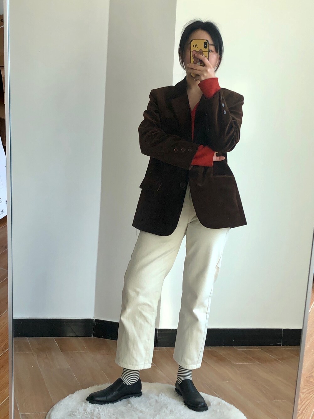 「SIMNICEのアイテム（スーツジャケット、ブラウン系）」を使った、ciciさん（レディース・162cm）の春コーディネートの1枚目の写真