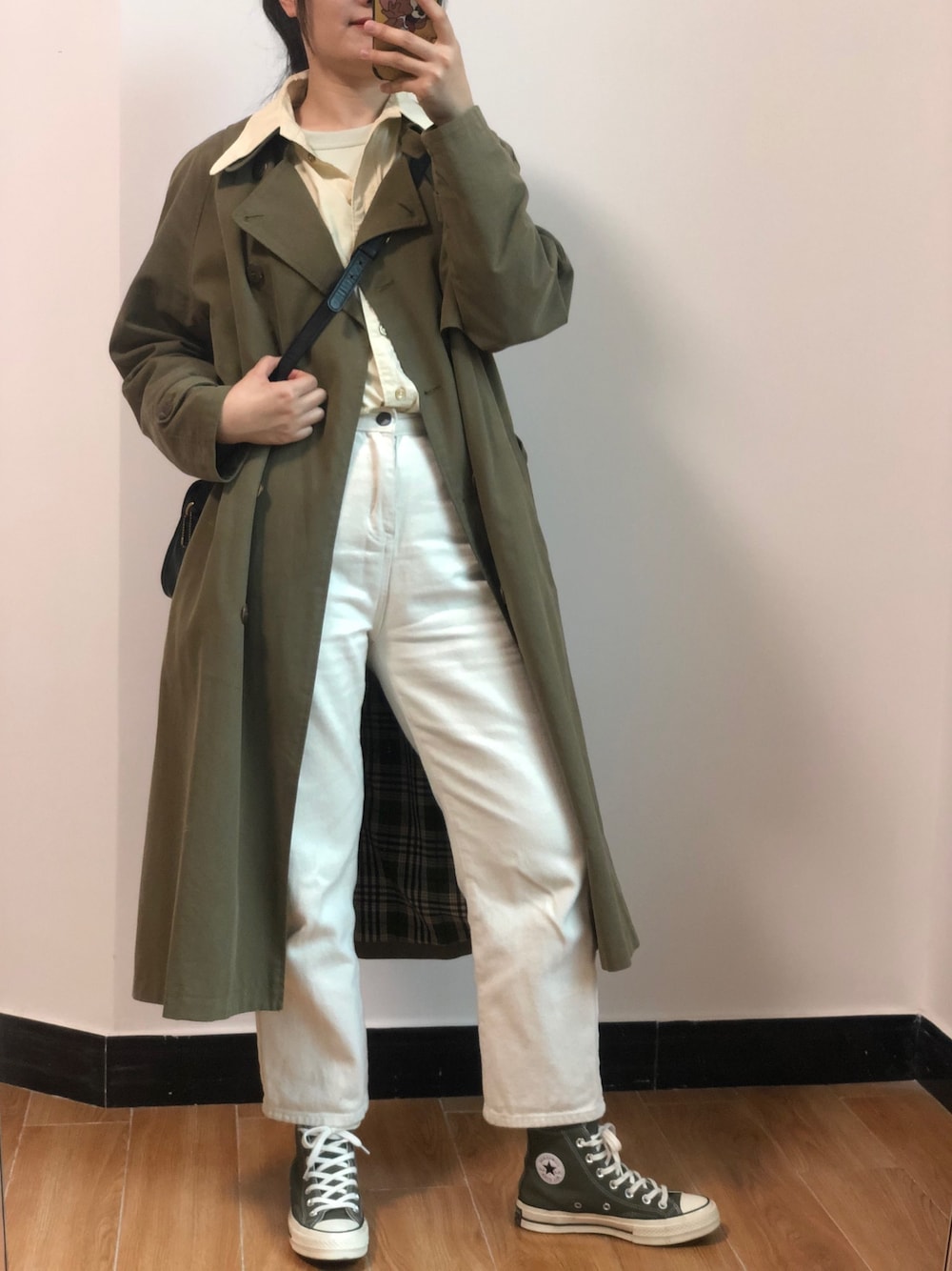 「converse 1970sのアイテム（スニーカー、グリーン系）」を使った、ciciさん（レディース・162cm）の春コーディネートの1枚目の写真