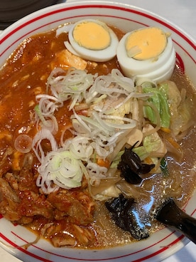 「アイテム（セットアップ、レッド系）」を使った、cFさん（メンズ・173cm）の夏コーディネート