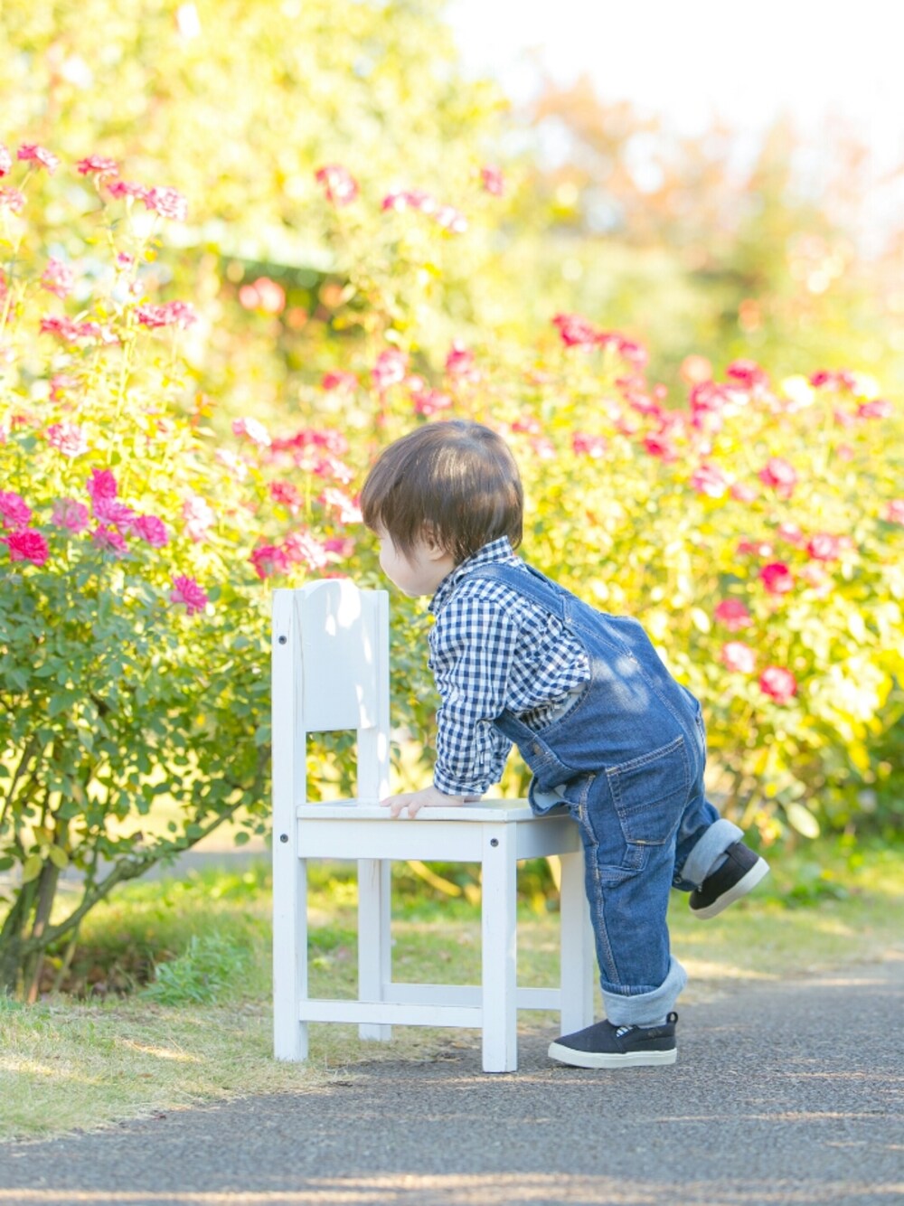 「GAP、babygap、GAPbaby、オーバーオール、男の子、シャツ、キッズ、バラ園」｜「babyGAPのアイテム（シャツ/ブラウス、その他）」を使った、aoiharuさん（キッズ・80cm）の冬コーディネートの1枚目の写真