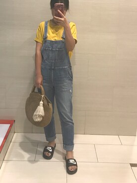 「MOUSSY（マウジー）のアイテム（サロペット/オーバーオール）」を使った、亚亚さん（レディース・160cm）の春コーディネート