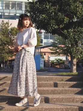 「アイテム（バレッタ/ヘアクリップ、ホワイト系）」を使った、mizuさん（レディース・165cm）の春コーディネート
