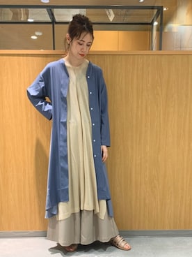「OSMOSIS（オズモーシス）のアイテム（シャツワンピース）」を使った、Erinaさん（レディース・164cm）の春コーディネート