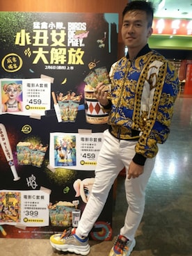 「VERSACE（ヴェルサーチ）のアイテム（ジャケット/アウター）」を使った、seanleeleeさん（メンズ・173cm）の春コーディネート