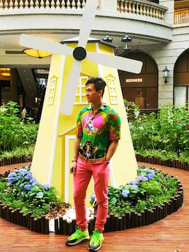 「VERSACE（ヴェルサーチ）のアイテム（その他シューズ）」を使った、seanleeleeさん（メンズ・173cm）の春コーディネート
