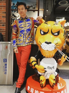 「VERSACE（ヴェルサーチ）のアイテム（トップス）」を使った、seanleeleeさん（メンズ・173cm）の秋コーディネート