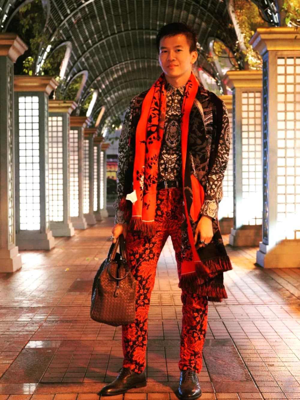 「Alexander McQueenのアイテム（シャツ/ブラウス、ブラック系）」を使った、seanleeleeさん（メンズ・173cm）の秋コーディネートの1枚目の写真