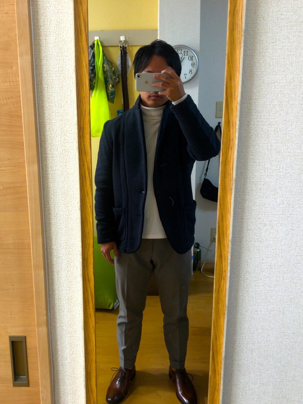 「LANVIN en Bleu、AKM contemporary」｜「LANVIN en Bleuのアンクルカット ウールライク テーパードパンツ【WEB限定】（その他パンツ、グレー系）」を使った、Hikaruさん（メンズ・165cm）の秋コーディネートの1枚目の写真