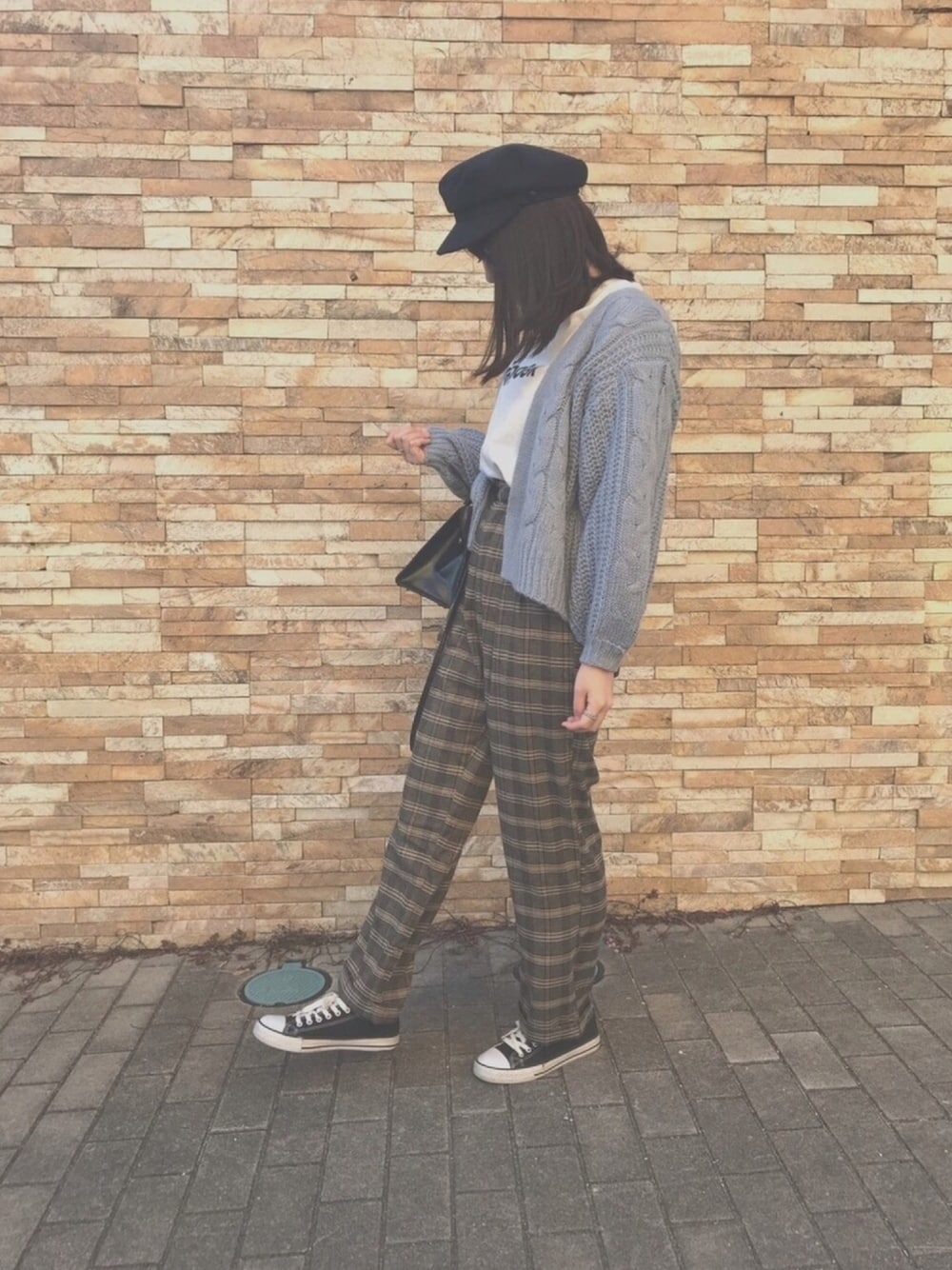 「シンプルおしゃれが好き、ゆるコーデ、カジュアル、スニーカー、オトナカジュアル、ootd、グレンチェック、outfit、ワイドパンツ、秋コーデ」｜「UNITED ARROWSのアイテム（キャスケット、ブラック系）」を使った、m.さん（レディース・165cm）の秋コーディネートの1枚目の写真