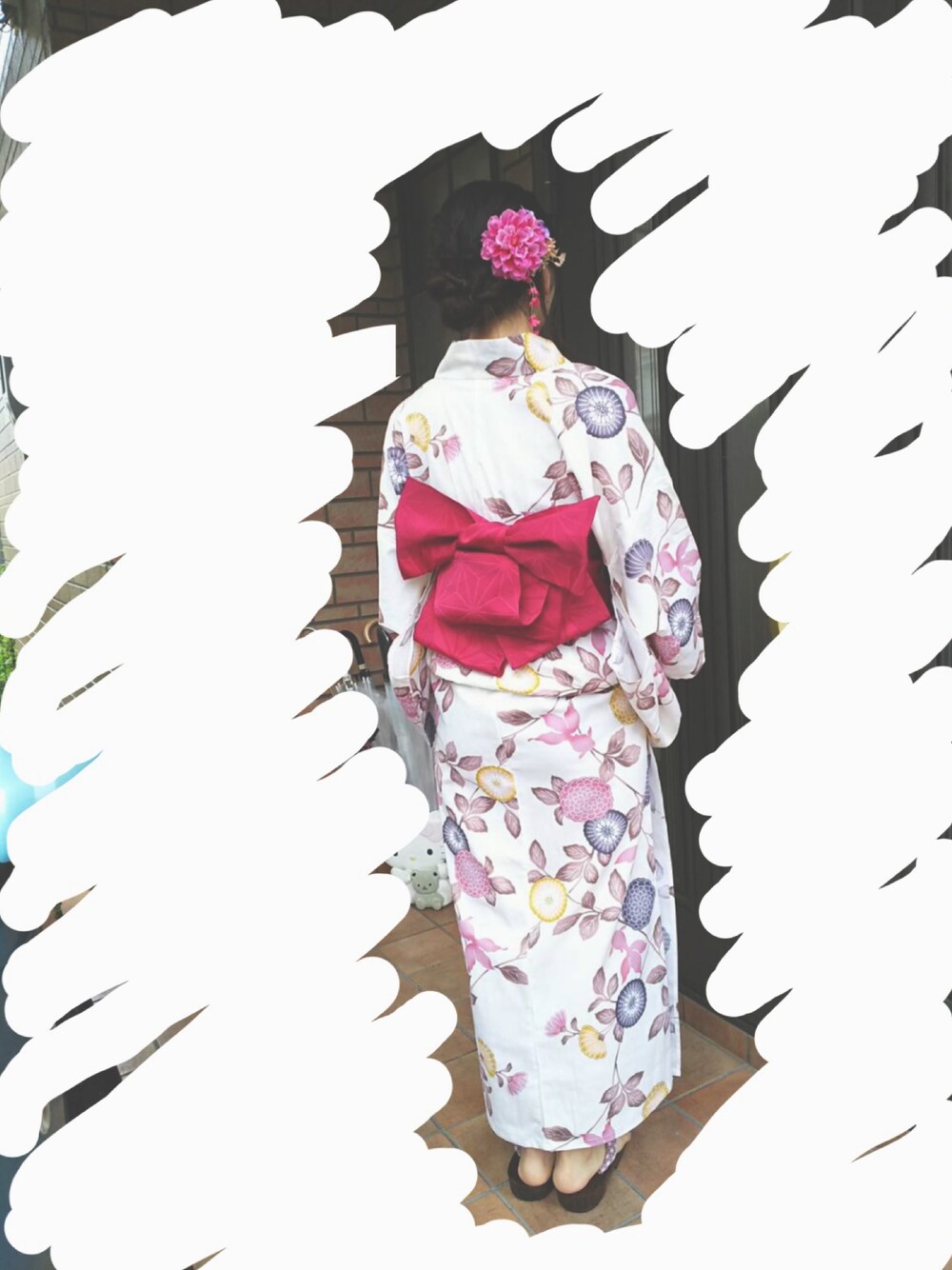 「夏、浴衣、ootd、ピンク、ホワイト」｜「bonheur saisonsの浴衣3点セット 菊とピンポンマムにレトロ金魚 （浴衣＋帯＋下駄）「bonheur saisons/ボヌールセゾン」（浴衣、ホワイト系）」を使った、m.さん（レディース・165cm）の夏コーディネートの1枚目の写真