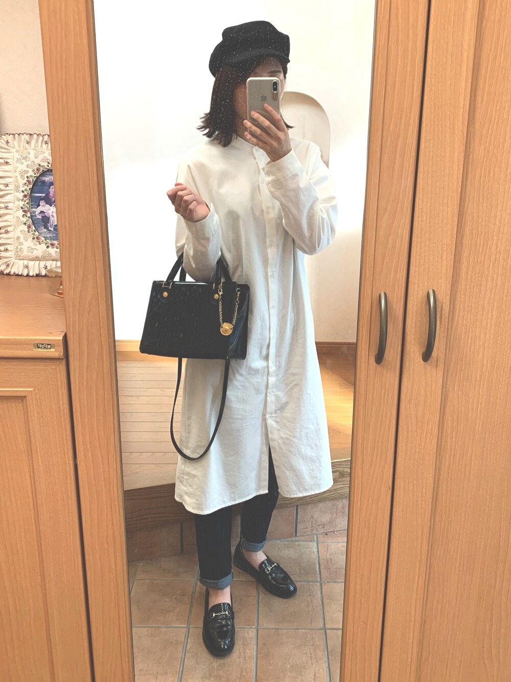 「春コーデ、ラクチンコーデ、大人コーデ、キレイめ、大人カジュアル、おでかけ、ワンピース、シンプル、シンプルコーデ、ootd」｜「UNITED ARROWSのUWSC フェルト キャスケット ◆（キャスケット、ブラック系）」を使った、m.さん（レディース・165cm）の春コーディネートの1枚目の写真
