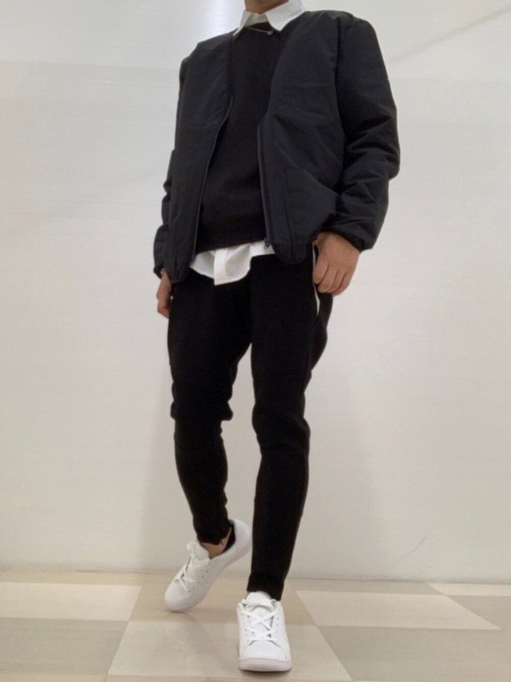 「秋服、秋のコーデ、休日スタイル、秋のマイ旬スタイル、オトナカジュアル、大人コーデ、スウェット、スウェットパンツ」｜「EDWINの【公式】EDWIN "F.L.E" STRETCH QUILT JACKET 防風防水（ノーカラージャケット、ブラック系）」を使った、tak mikさん（メンズ・173cm）の秋コーディネートの1枚目の写真