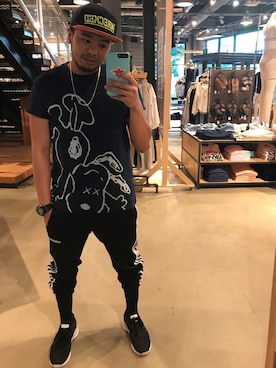 「kicks」｜「アイテム（アナログ腕時計）」を使った、Jason Digalさん（メンズ・165cm）の春コーディネート