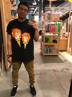 「kicks」｜「アイテム（アナログ腕時計）」を使った、Jason Digalさん（メンズ・165cm）の春コーディネート