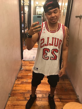 「Champion（チャンピオン）のアイテム（ジャージ）」を使った、Jason Digalさん（メンズ・165cm）の夏コーディネート