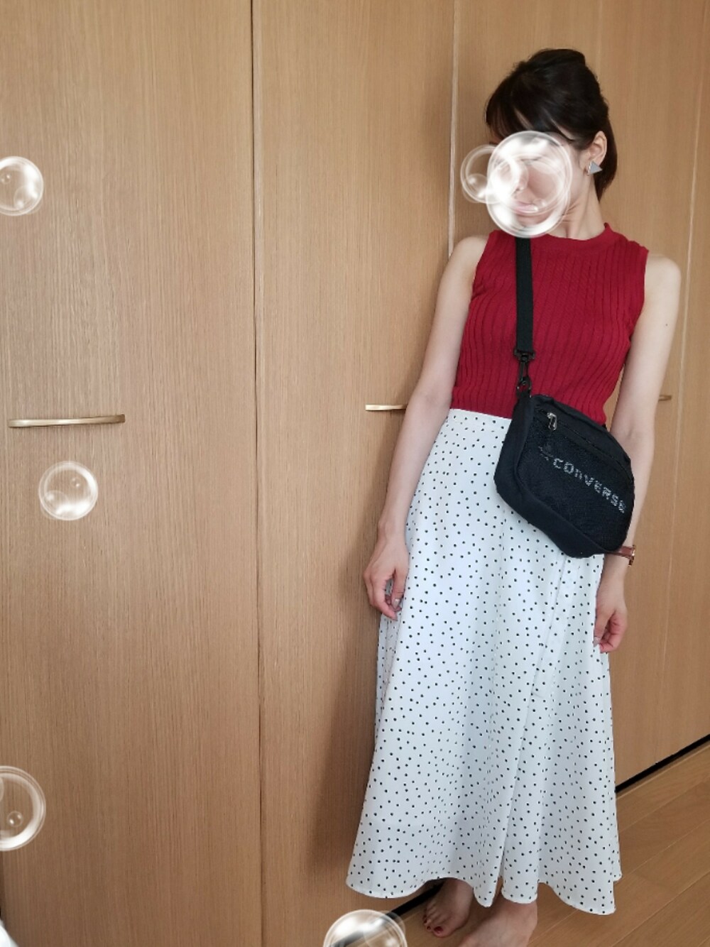 「CONVERSEのアイテム（ショルダーバッグ、ブラック系）」を使った、junjunさん（レディース・150cm）の夏コーディネートの1枚目の写真