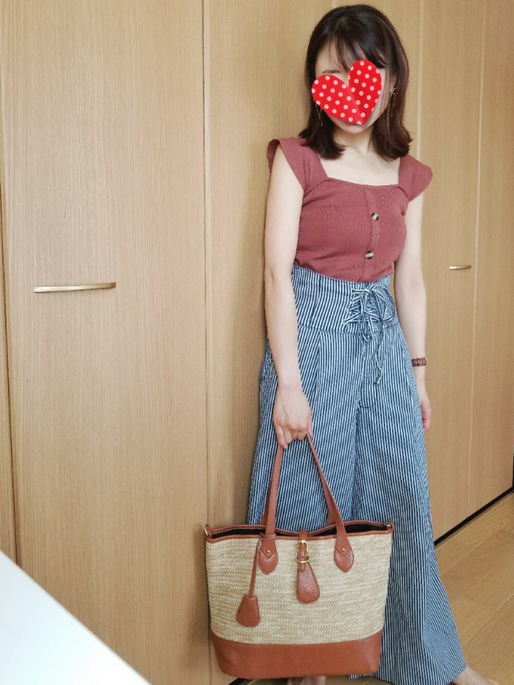 「no brandのアイテム（Tシャツ/カットソー、ブラウン系）」を使った、junjunさん（レディース・150cm）の夏コーディネートの1枚目の写真