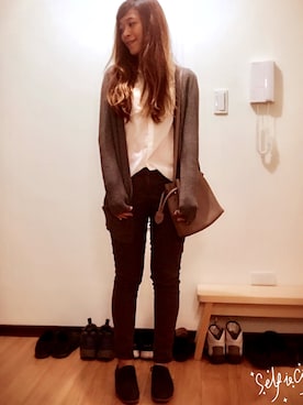 「NET（ネット）のアイテム（スラックス）」を使った、郭雅馨さん（レディース・160cm）の秋コーディネート