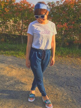 「VANS（バンズ）のアイテム（ビーチサンダル）」を使った、咲季さん（レディース・160cm）の春コーディネート