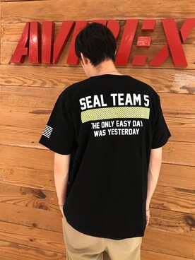 「AVIREX（アヴィレックス）のアイテム（Tシャツ/カットソー）」を使った、T.Takahashiさん（メンズ・185cm）の夏コーディネート
