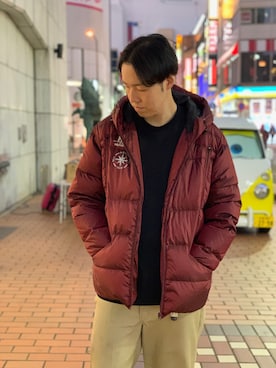 「アイテム（ダウンジャケット/コート、レッド系）」を使った、T.Takahashiさん（メンズ・185cm）の秋コーディネート