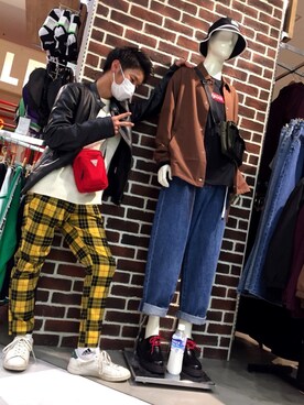 「Guess（ゲス）のアイテム（バッグ）」を使った、Rikuさん（メンズ・162cm）の秋コーディネート