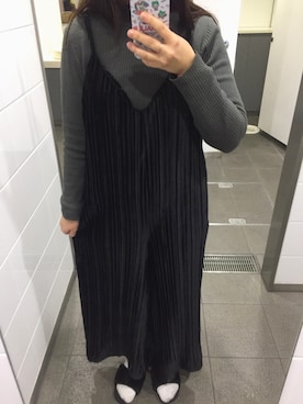 「w closet」｜「アイテム（オールインワン・サロペット）」を使った、うめちゃん。さん（レディース・157cm）の冬コーディネート