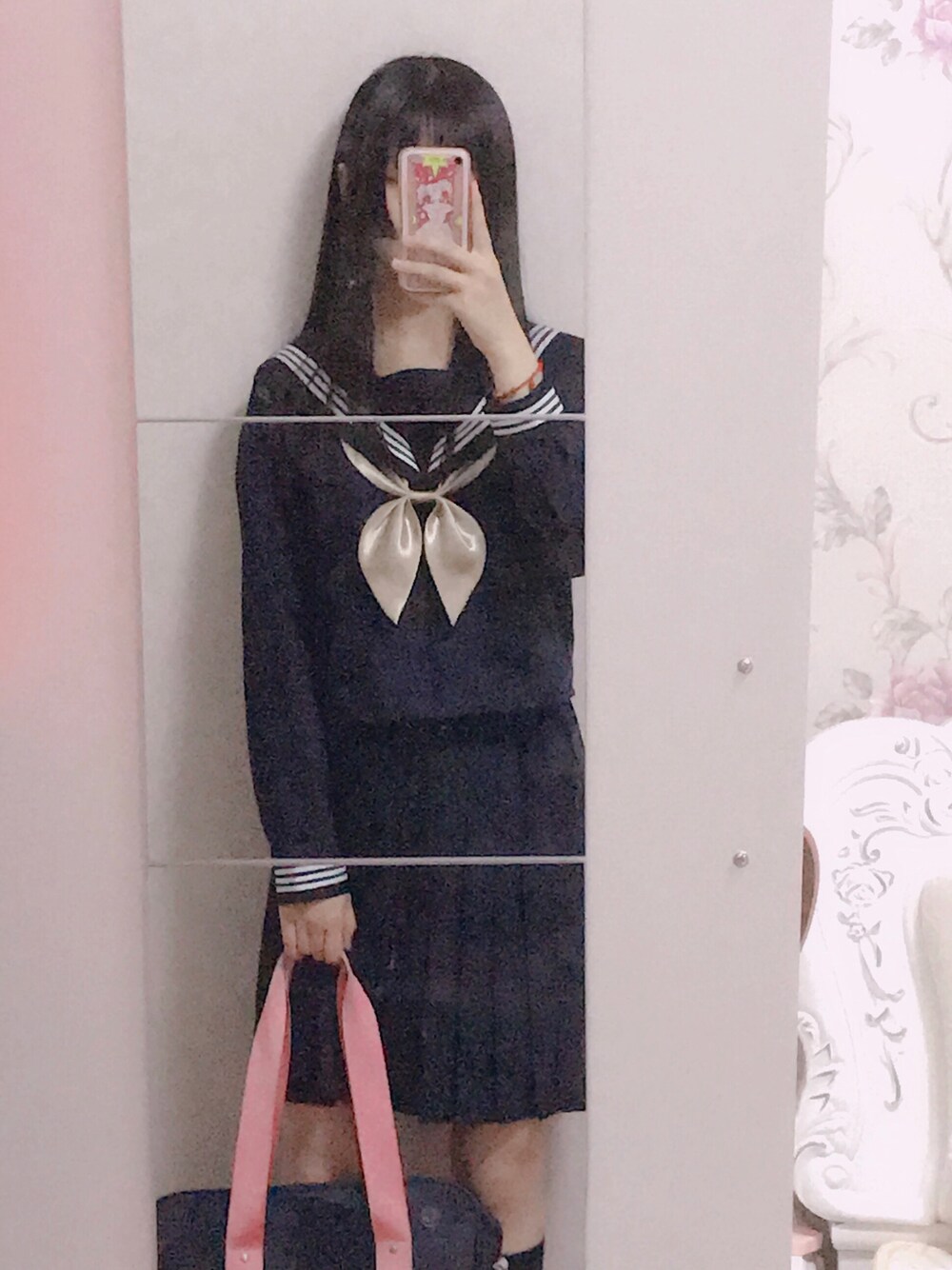 「中牌のアイテム（その他トップス、ブルー系）」を使った、Coralさん（レディース・158cm）の春コーディネートの1枚目の写真