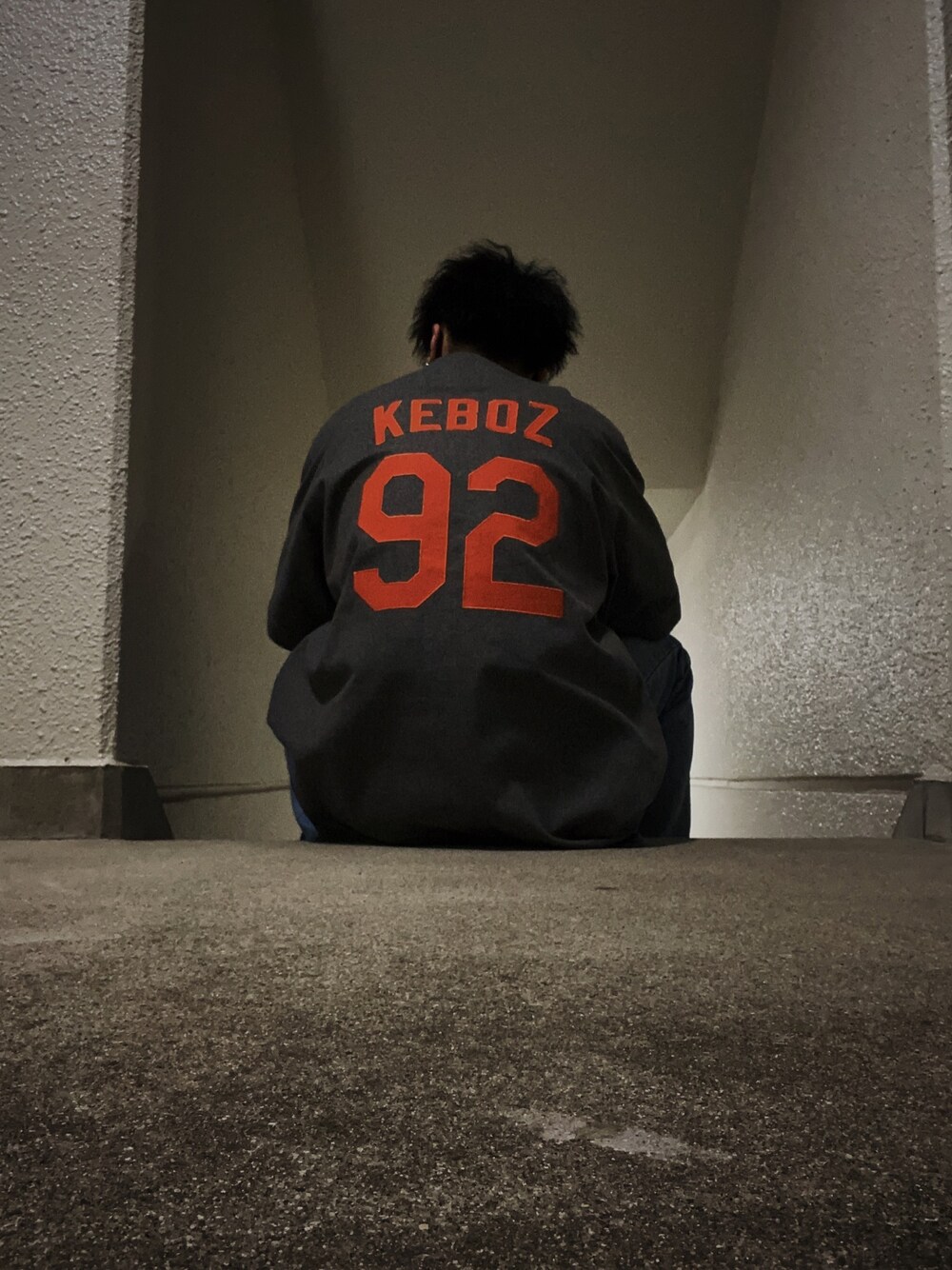 「ストリート、ケボザー、keboz、重ね着、ベースボールシャツ」｜「kebozのアイテム（シャツ/ブラウス、グレー系）」を使った、つばささん（メンズ・162cm）の秋コーディネートの1枚目の写真